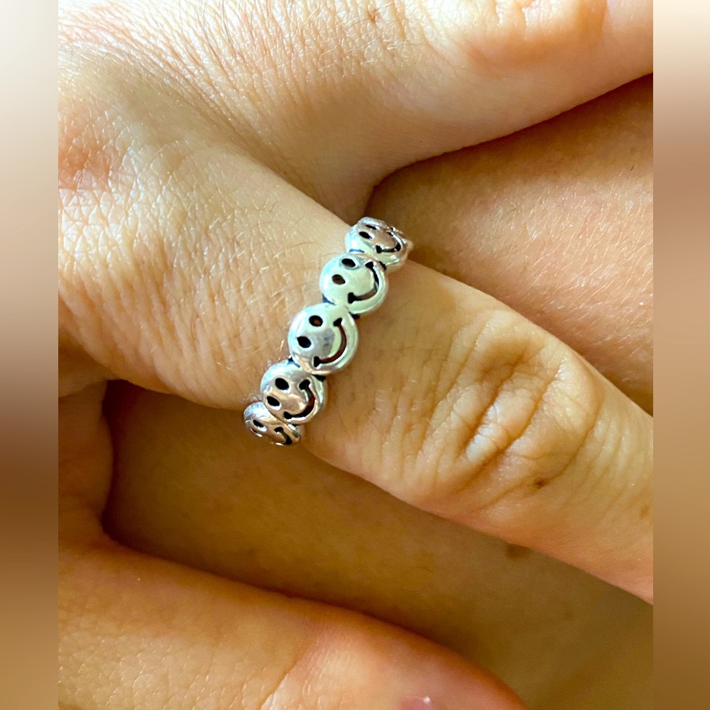 Sterling silver smiley face ring